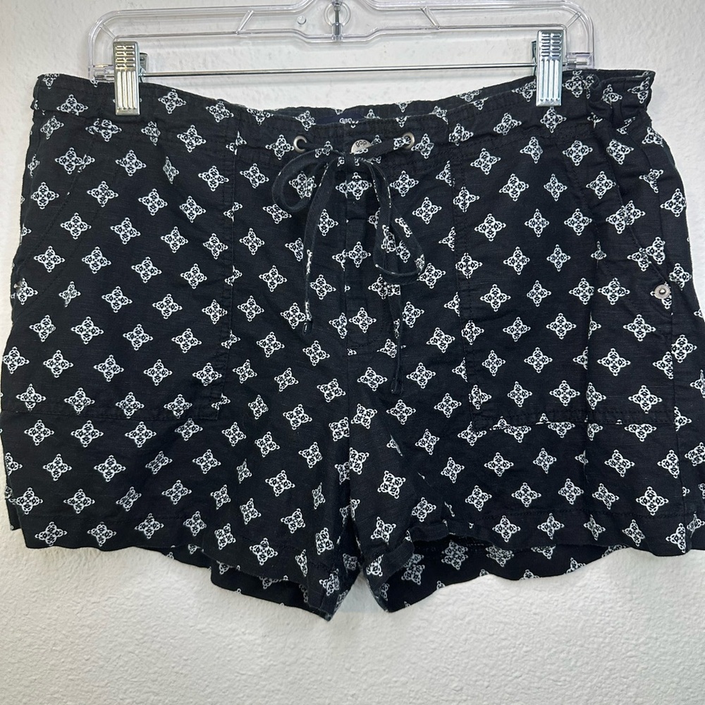 GAP Black and White Patterned Shorts